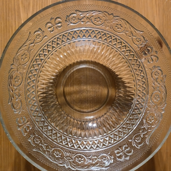 KIG Malaysia Vintage Floral Cotrafecore Pressed Glass Bowl - Picture 5 of 5